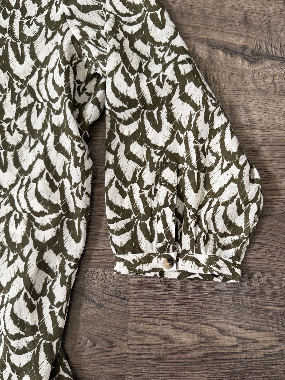 Jachs Girlfriend Contemporary Blouse L Olive Print Relaxed Fit Top - Picture 8 of 14